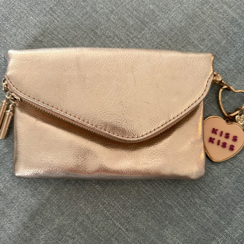 Betsey Johnson Rose Gold Metallic Envelope Coin Purse Kiss Kiss‎ Heart Charm